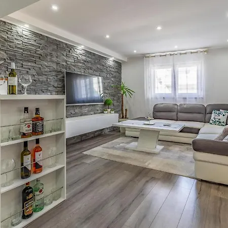 Ferienhaus Beautiful In With Wifi Medulin